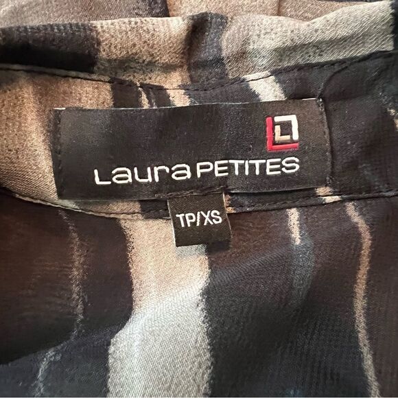 3 for $30! Laura petites patterned long sleeve blouse - Picture 5 of 10